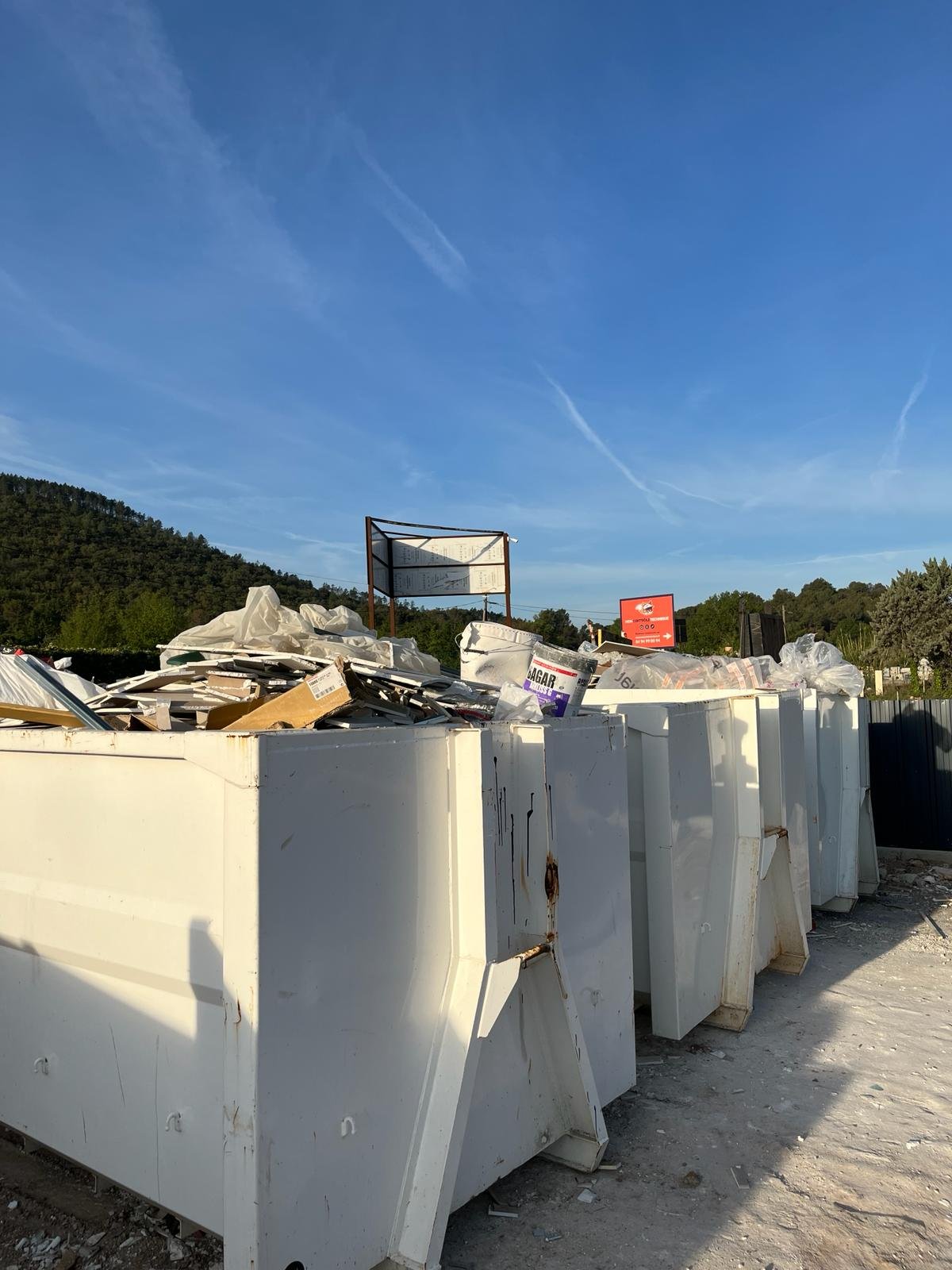 Location de 3 bennes à encombrants